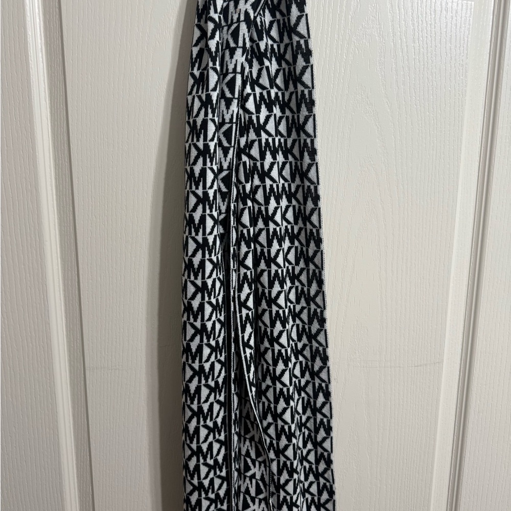 MICHAEL Michael Kors Monochrome Knit Scarf
